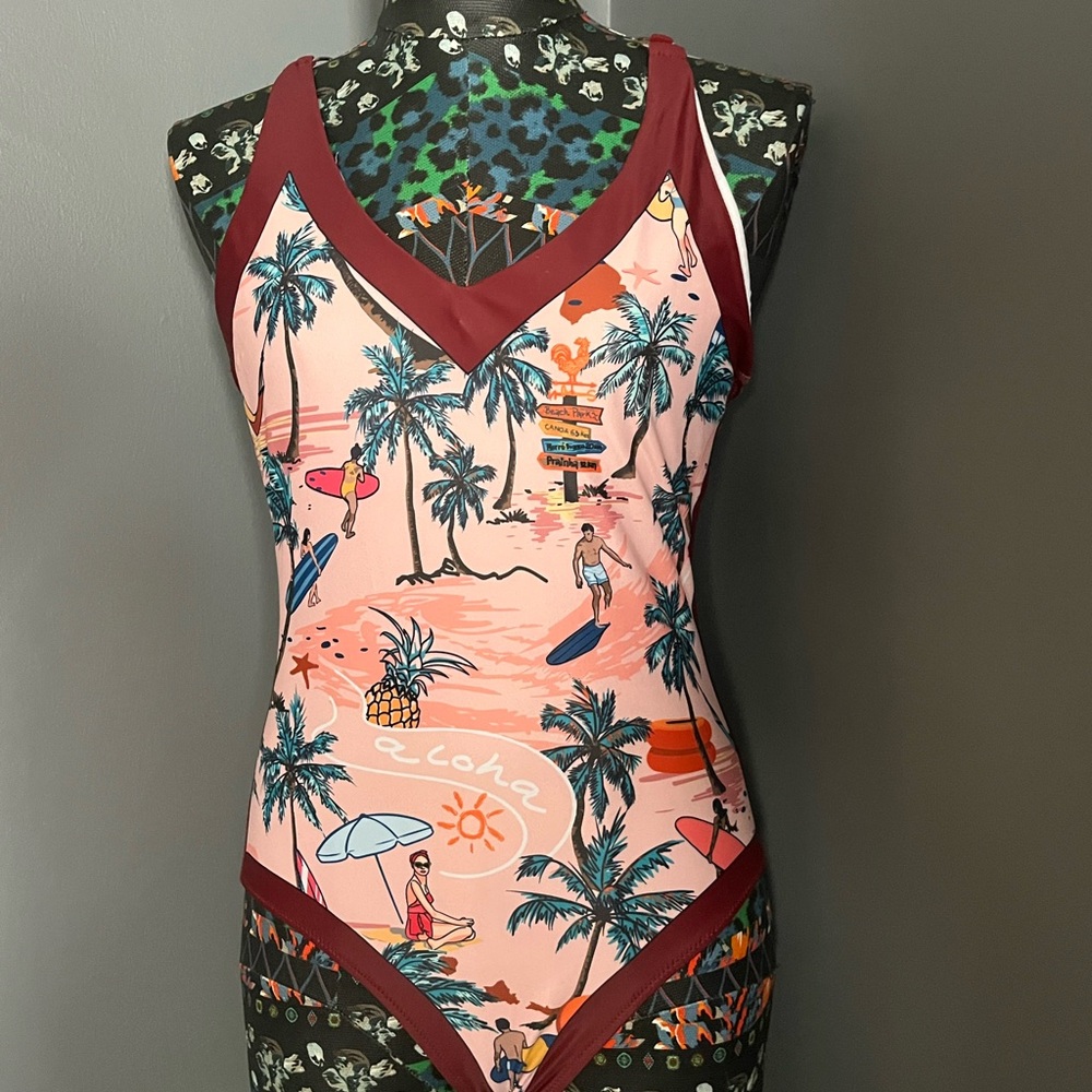 BEACHY BATHING SUIT WITH SARONG